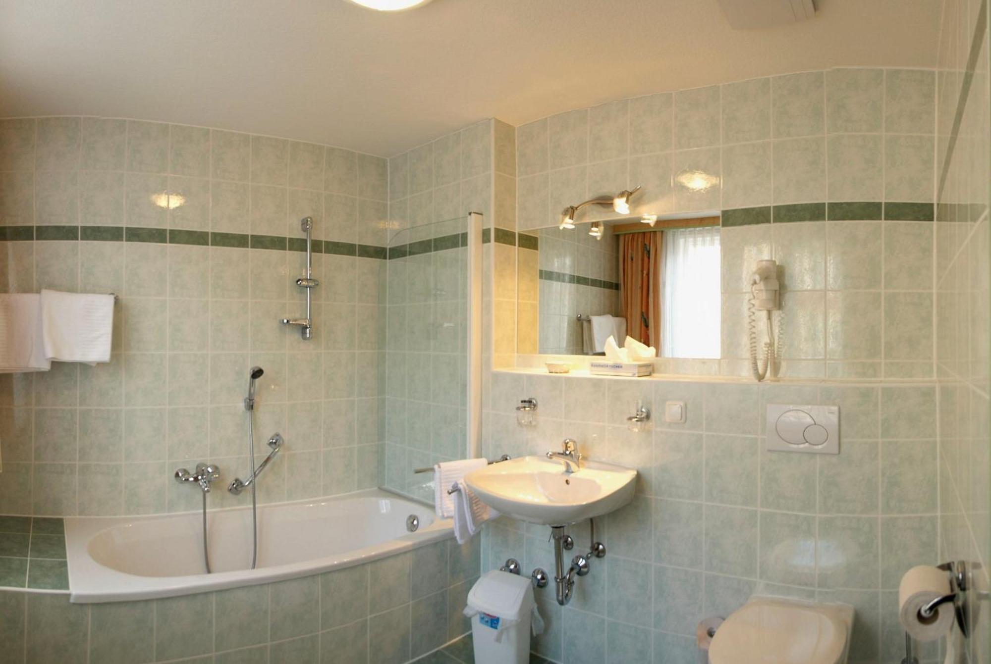 Hotel Zum Kirchenwirt ماريازيل المظهر الخارجي الصورة
