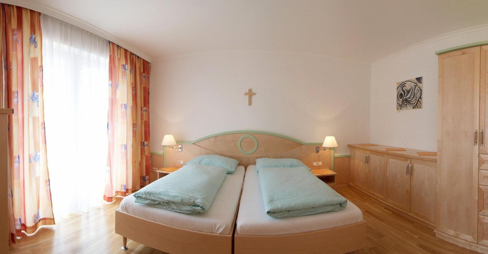 Hotel Zum Kirchenwirt ماريازيل المظهر الخارجي الصورة